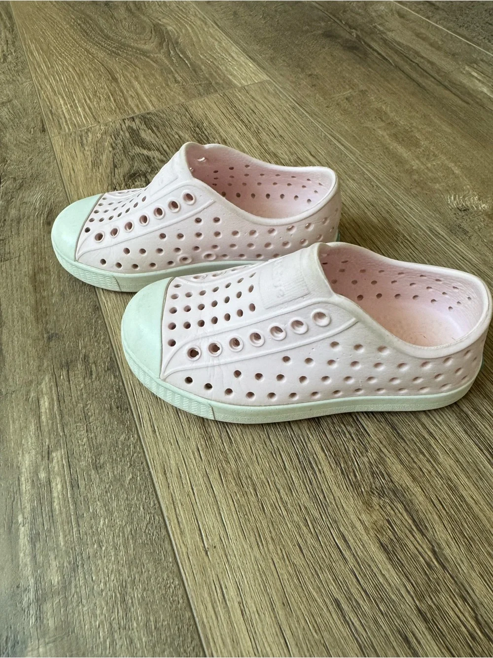 Native Kids Slip-On Water Shoes in Pale Pink with White Toe